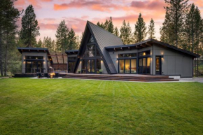 Lazy River Glamp-House by AvantStay Newly Built Luxe Indoor-Outdoor Living